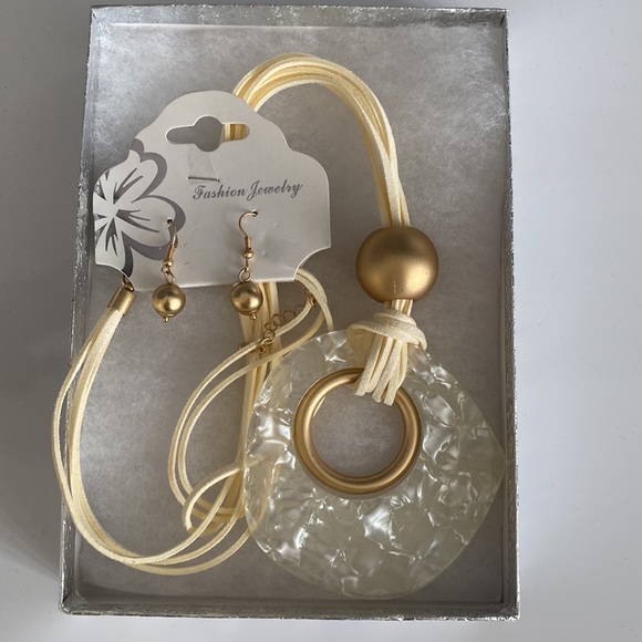 New! Jewelry Set ✨ - Picture 5 of 5